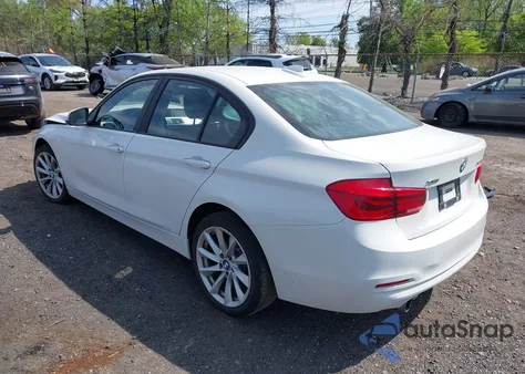 2018 BMW 320I xDrive z USA, uszkodzony, nr VIN WBA8A3C5XJA505321